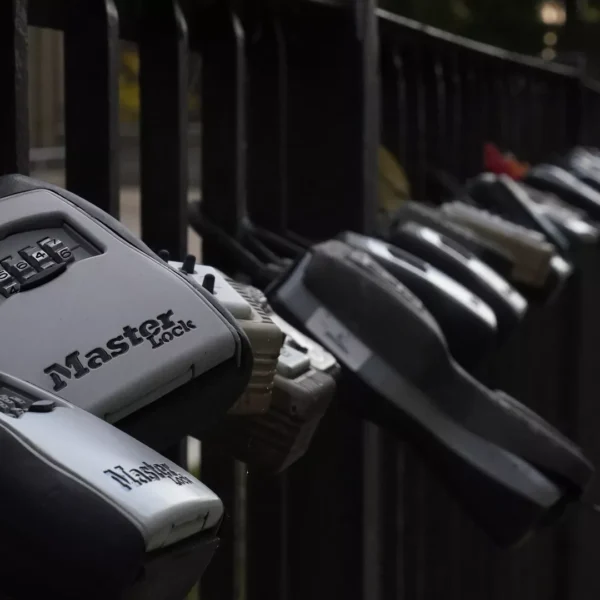 Key Box, la Procura non convalida il sequestro fatto dalla Polizia Locale. Il Presidente Abbac Agostino Ingenito: “Avevamo avvertito l’amministrazione che la pratica era scorretta. Ora il Comune chiarisca e condivida percorso”